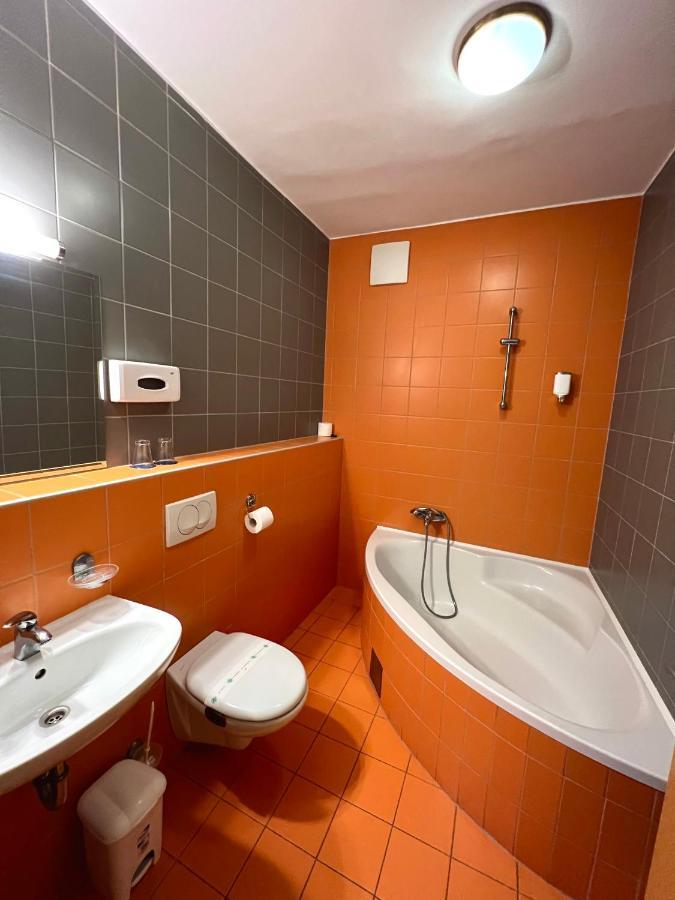 Hotel Jeruzalem Ljutomer Zewnętrze zdjęcie